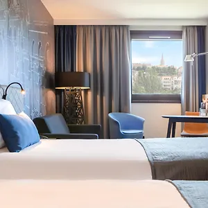 4* מלון Mercure Castle Hill